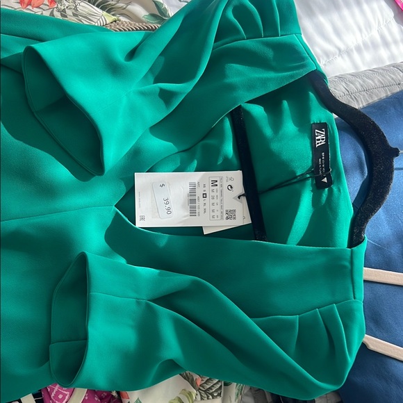 NWT Zara Emerald V-Neck Mini Dress size M - Picture 3 of 6